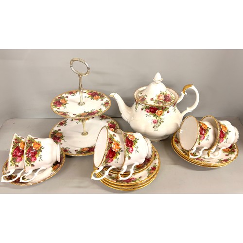 2161 - A collection of Royal Albert Old Country Roses china, tea and dinnerware, large tea pot, six cups, s... 