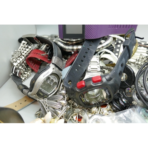 7170 - A collection of wristwatches and costume jewellery