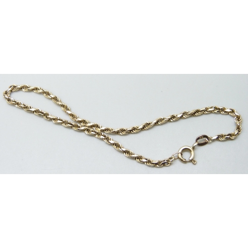 7014 - A 9ct gold bracelet, 3.4g, 20.5cm