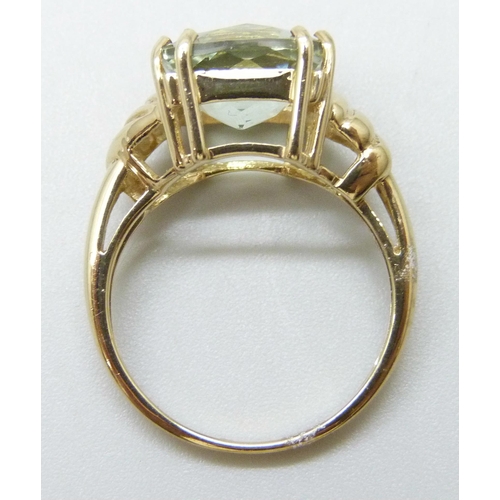 A 9ct Gold Stone Set Ring, 3.9g, N