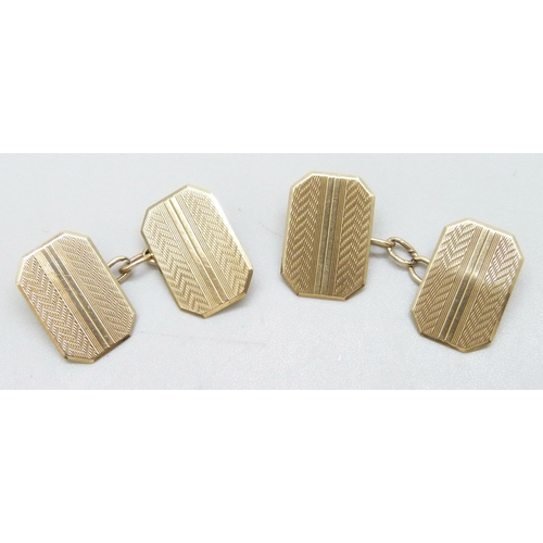 7056 - A pair of 9ct gold cufflinks, 4g, boxed