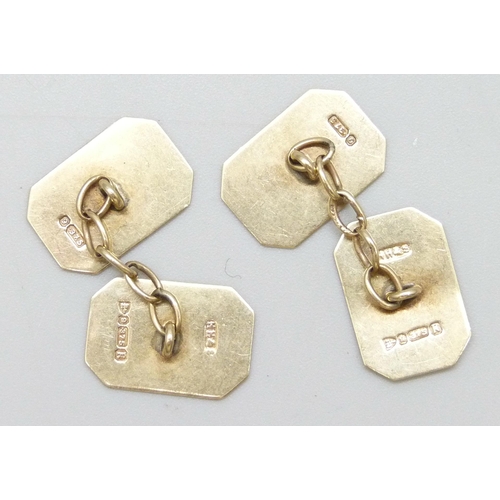 7056 - A pair of 9ct gold cufflinks, 4g, boxed