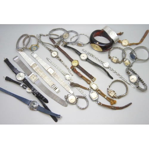 7201 - A collection of lady's wristwatches
