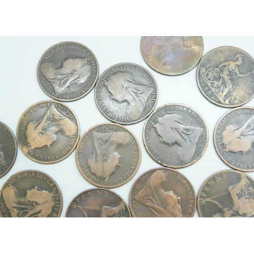 7208 - A collection of approximately 35 Queen Victoria 19th Century pennies, 1880s