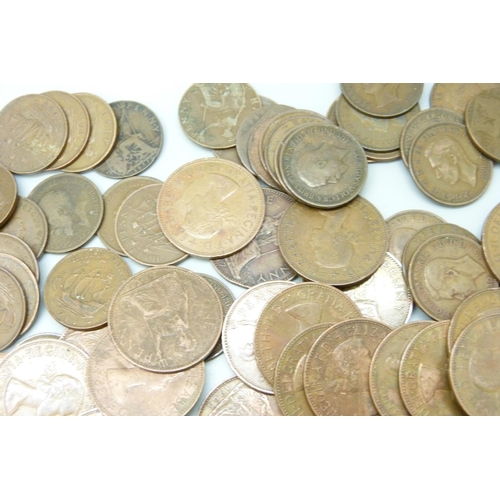 7209 - Approximately 60 Elizabeth II half pennies, together with approximately 50 George V half pennies