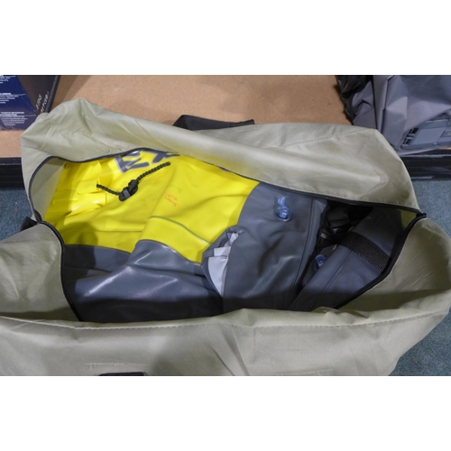 6178 - Intex Explorer K2 inflatable kayak, original RRP £399.99 + VAT (353-582) *This lot is subject to VAT