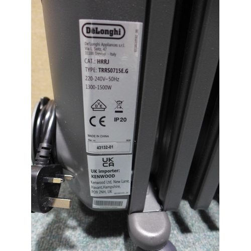 6230 - Delonghi oil filled grey radiator  (353-218) *This lot is subject to VAT