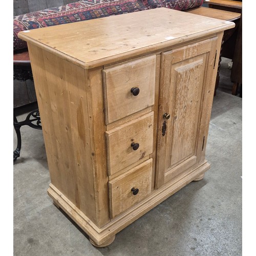 307 - A Victorian style pine pantry cupboard