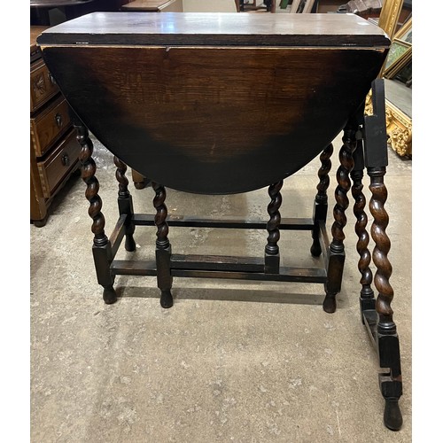 326 - An early 20th Century oak barleytwist gateleg table