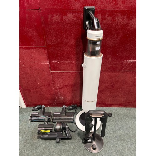 6151 - Samsung bespoke stick vacuum cleaner and parts (354-687) *This lot is subject to VAT
