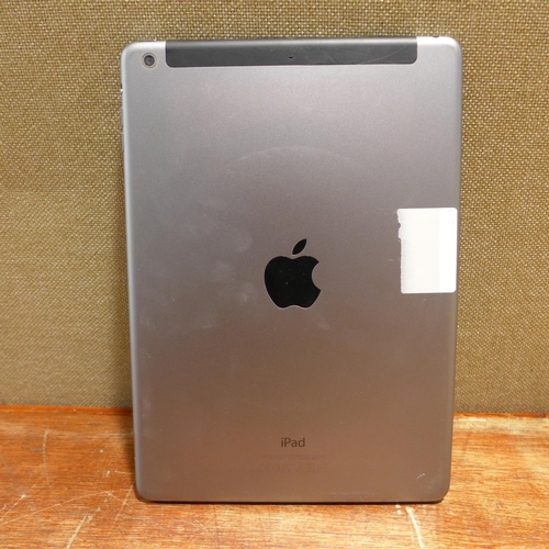 6131 - Apple ipad Air 16gb (model:MD791B/B)  *This lot is subject to VAT
