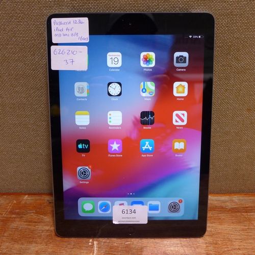 6134 - Apple ipad Air 16gb (model:MD791B/B)  *This lot is subject to VAT