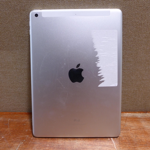 6135 - Apple ipad 5th Generation 32gb (model:MP252B/A)  *This lot is subject to VAT