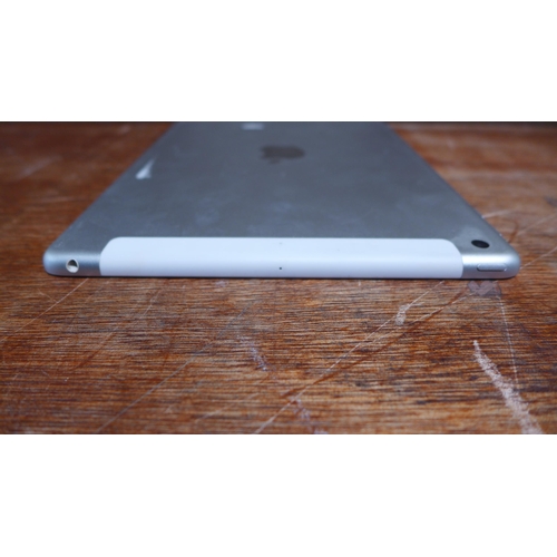 6138 - Apple ipad 6th Generation 32gb (model:MR702B/A)  *This lot is subject to VAT