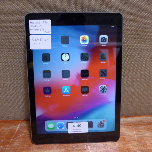 6140 - Apple ipad Air 16gb (model:MD791B/B)  *This lot is subject to VAT