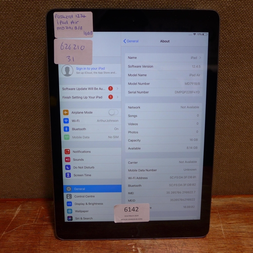 6142 - Apple ipad Air 16gb (model:MD791B/B)  *This lot is subject to VAT