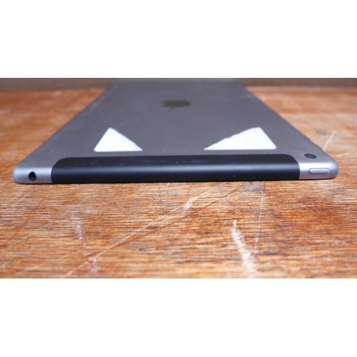 6143 - Apple ipad 6th Generation 32gb (model: MR6N2B/A)  *This lot is subject to VAT