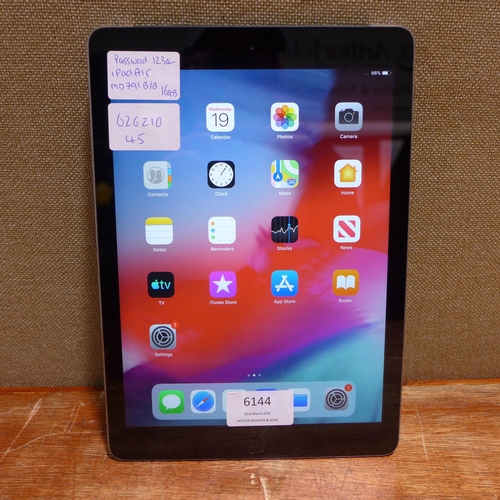 6144 - Apple ipad Air 16gb (model:MD791B/B)  *This lot is subject to VAT