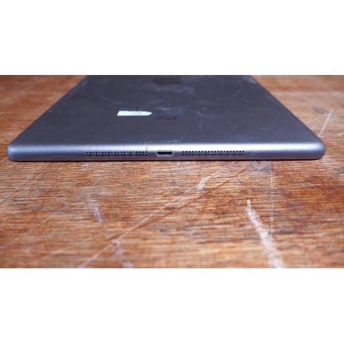 6144 - Apple ipad Air 16gb (model:MD791B/B)  *This lot is subject to VAT
