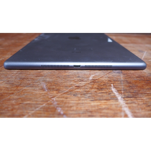 6145 - Apple ipad Air 16gb (model:MD791B/B)  *This lot is subject to VAT