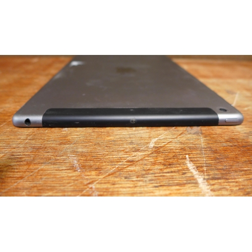 6146 - Apple ipad Air 16gb (model:FD791B/B)  *This lot is subject to VAT