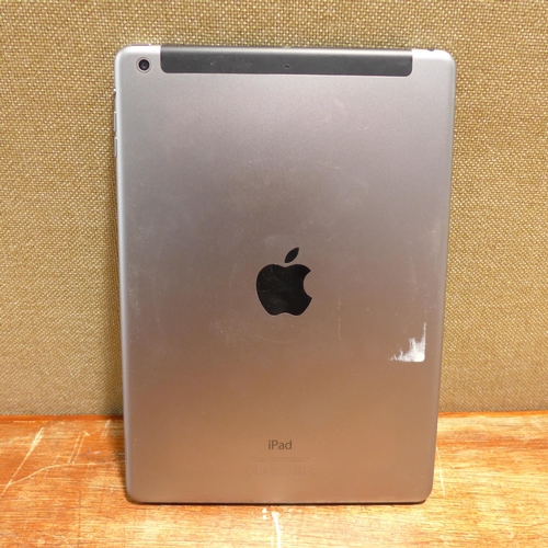 6146 - Apple ipad Air 16gb (model:FD791B/B)  *This lot is subject to VAT