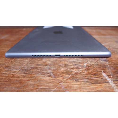 6148 - Apple ipad cellular 32gb (model:MP242B/A)  *This lot is subject to VAT