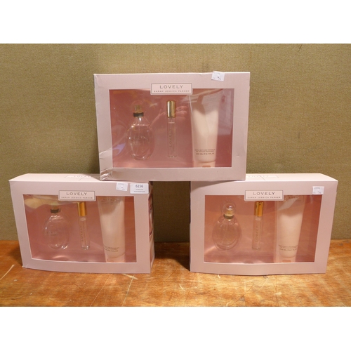 6156 - Three Sarah Jessica Parker love giftsets   (354-94) *This lot is subject to VAT