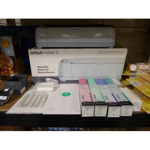 6165 - Cricut maker 3 & bundle tool set , original RRP £319.99 + VAT (354-83) *This lot is subject to VAT