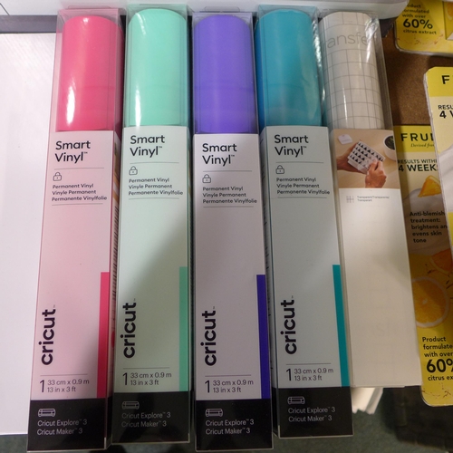 6165 - Cricut maker 3 & bundle tool set , original RRP £319.99 + VAT (354-83) *This lot is subject to VAT