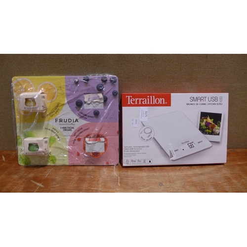 6171 - Frudia mini face creams and a Terraillon scale  (354-332,549) *This lot is subject to VAT