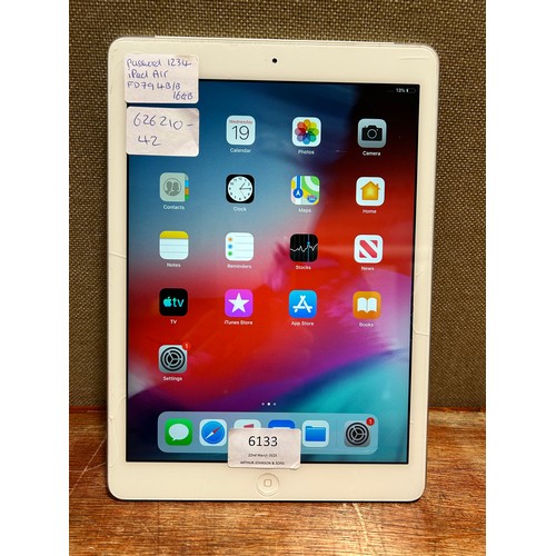 6133 - Apple ipad Air 16gb (model:FD794B/B)  *This lot is subject to VAT