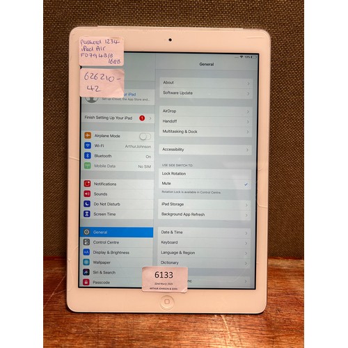 6133 - Apple ipad Air 16gb (model:FD794B/B)  *This lot is subject to VAT