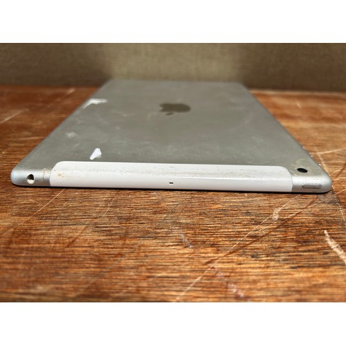 6133 - Apple ipad Air 16gb (model:FD794B/B)  *This lot is subject to VAT