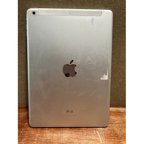 6133 - Apple ipad Air 16gb (model:FD794B/B)  *This lot is subject to VAT