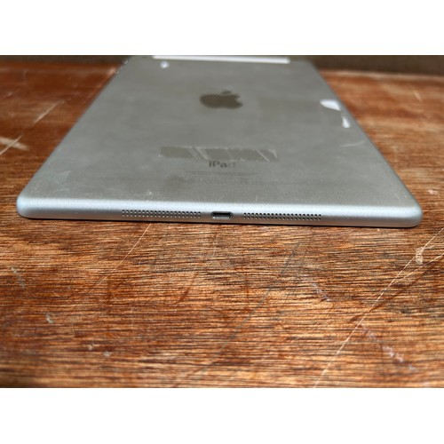 6136 - Apple ipad Air 16gb (model:FD794B/B)  *This lot is subject to VAT