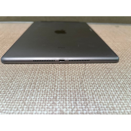 6147 - Applie ipad cellular 32gb (model: MP242B/A)  *This lot is subject to VAT