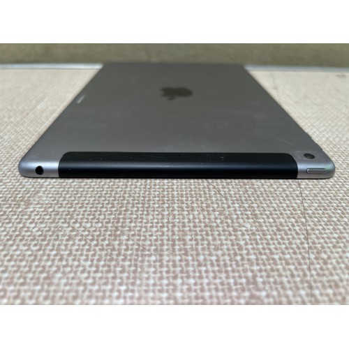 6147 - Applie ipad cellular 32gb (model: MP242B/A)  *This lot is subject to VAT