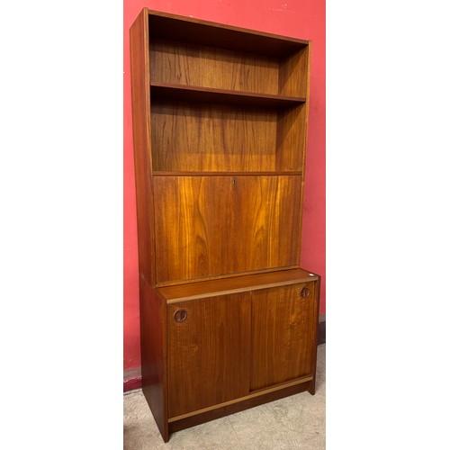81 - A teak bookcase
