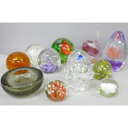 2078 - A collection of glass paperweights, including one Selkirk, a Whitefriars controlled bubble dish and ... 