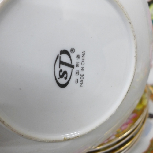 2084 - A 1960s Chinese tea set including cups/saucers, large plate, teapot, etc.