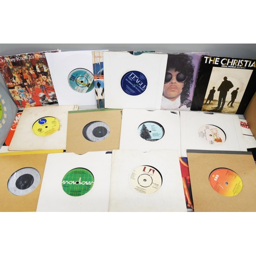 2103 - A collection of approximately 150 7