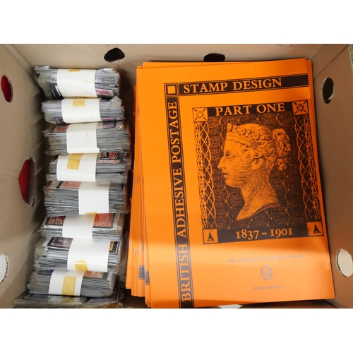 2118 - Approximately 40 the stamp collector's reference guide 