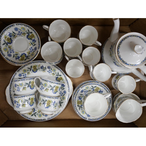 2120 - A Paragon porcelain tea service in Contessa pattern comprising teapot, seven tea cups and six coffee... 