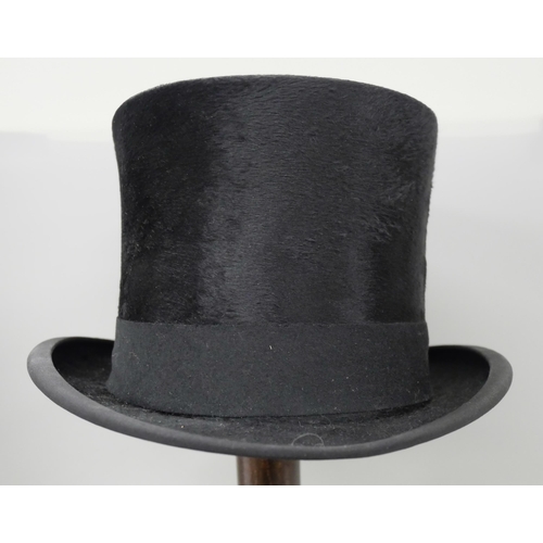 2128 - A vintage Lincoln Bennett & Co. silk top hat, boxed. Measuring approximately 20cm x 16cm internally.