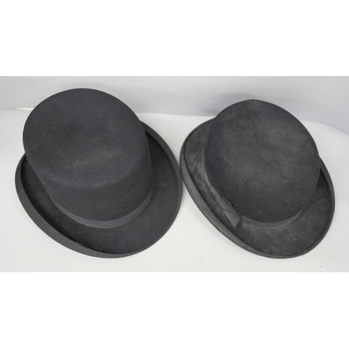 2146 - A vintage Dunn & Co London silk lined gentleman's hat measuring approximately 20cm internally and 16... 