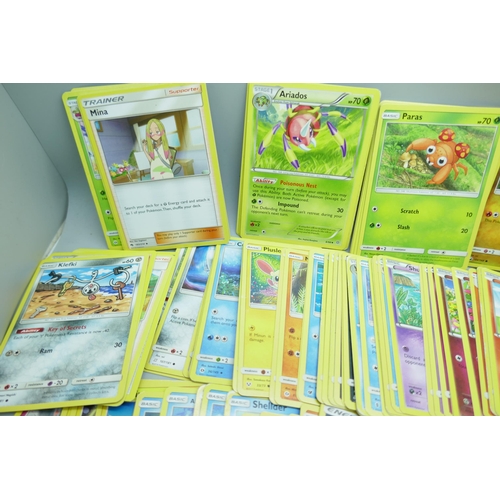2169 - A large collection of vintage Pokémon cards, over 200