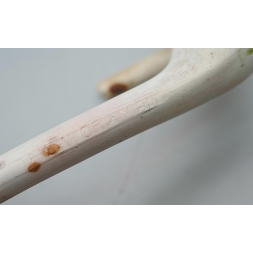 2174 - A clay pipe marked For Auld Lang Syne and three other pipes, (‘three others’ a/f)