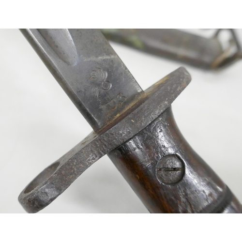 2186 - A US WWI military issue bayonet with scabbard **PLEASE NOTE THIS LOT IS NOT ELIGIBLE FOR IN-HOUSE PO... 
