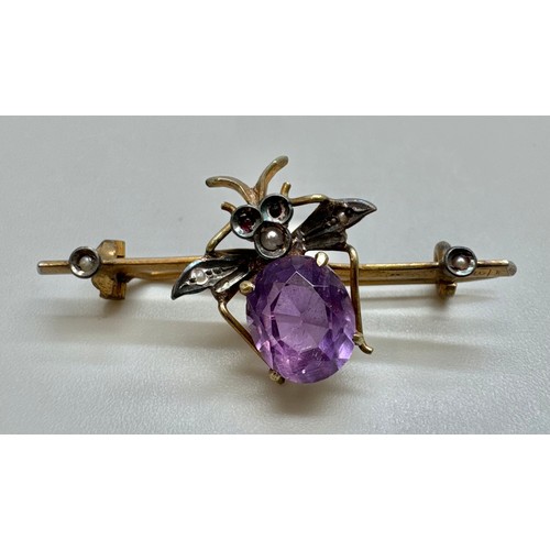 An insect design bar brooch set with an amethyst and pearls, 2.5g, 3.4cm